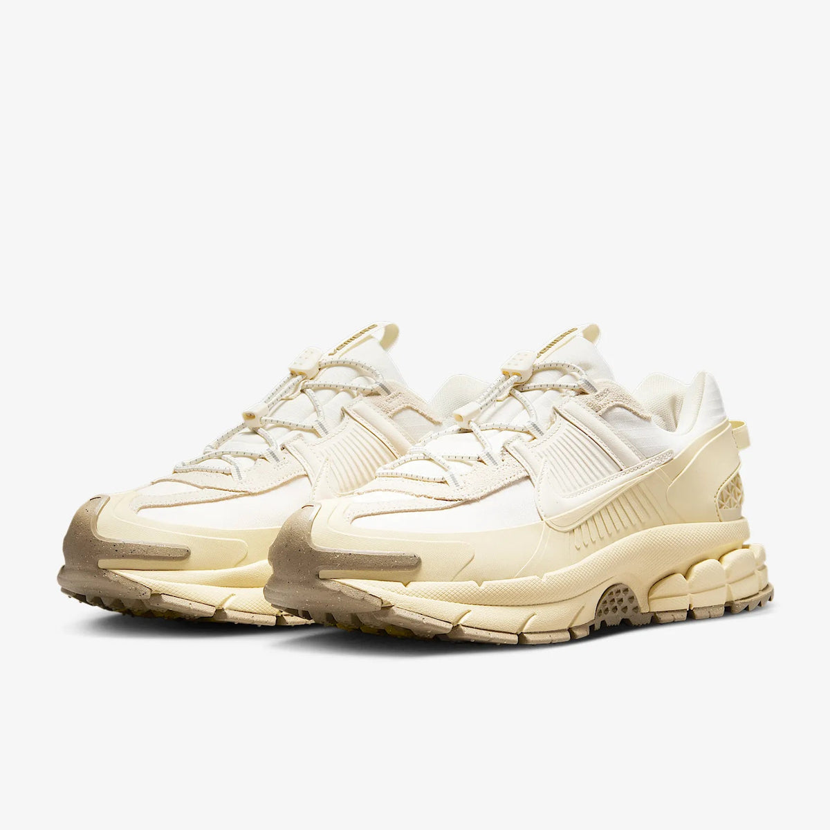 NIKE VOMERO ROAM BEIGE