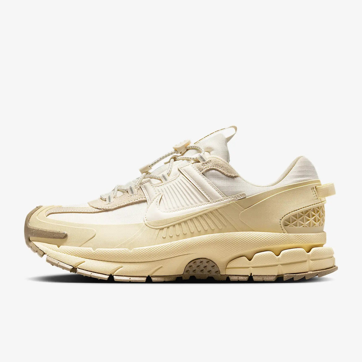 NIKE VOMERO ROAM BEIGE