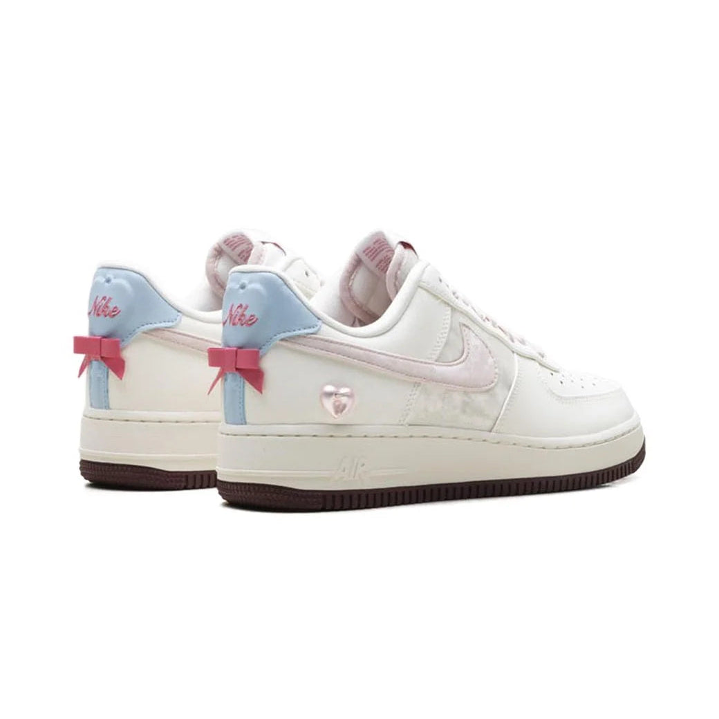 Nike Air Force 1 Low San Valentín